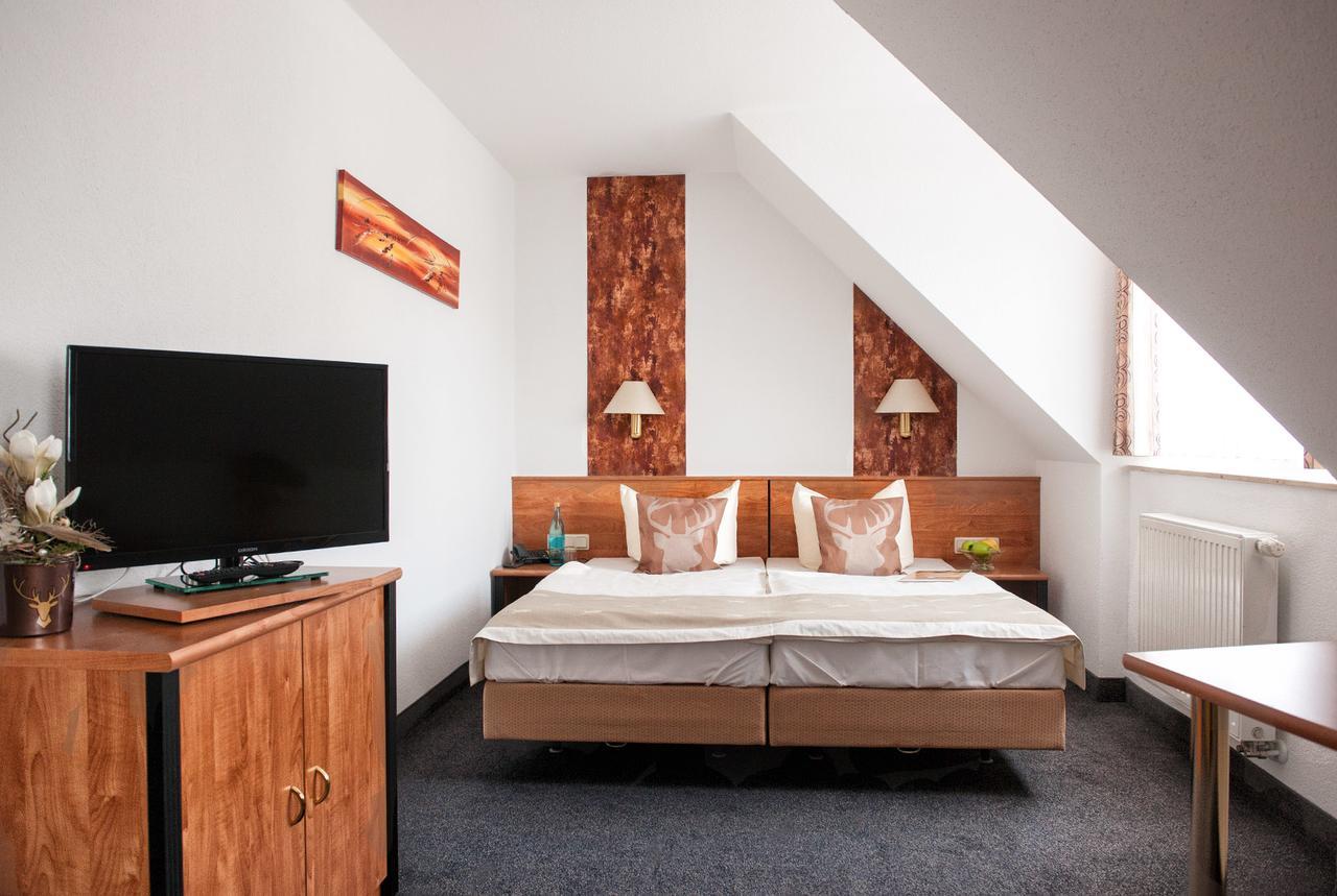 Hotel & Restaurant Zum Hirsch Romhild Экстерьер фото
